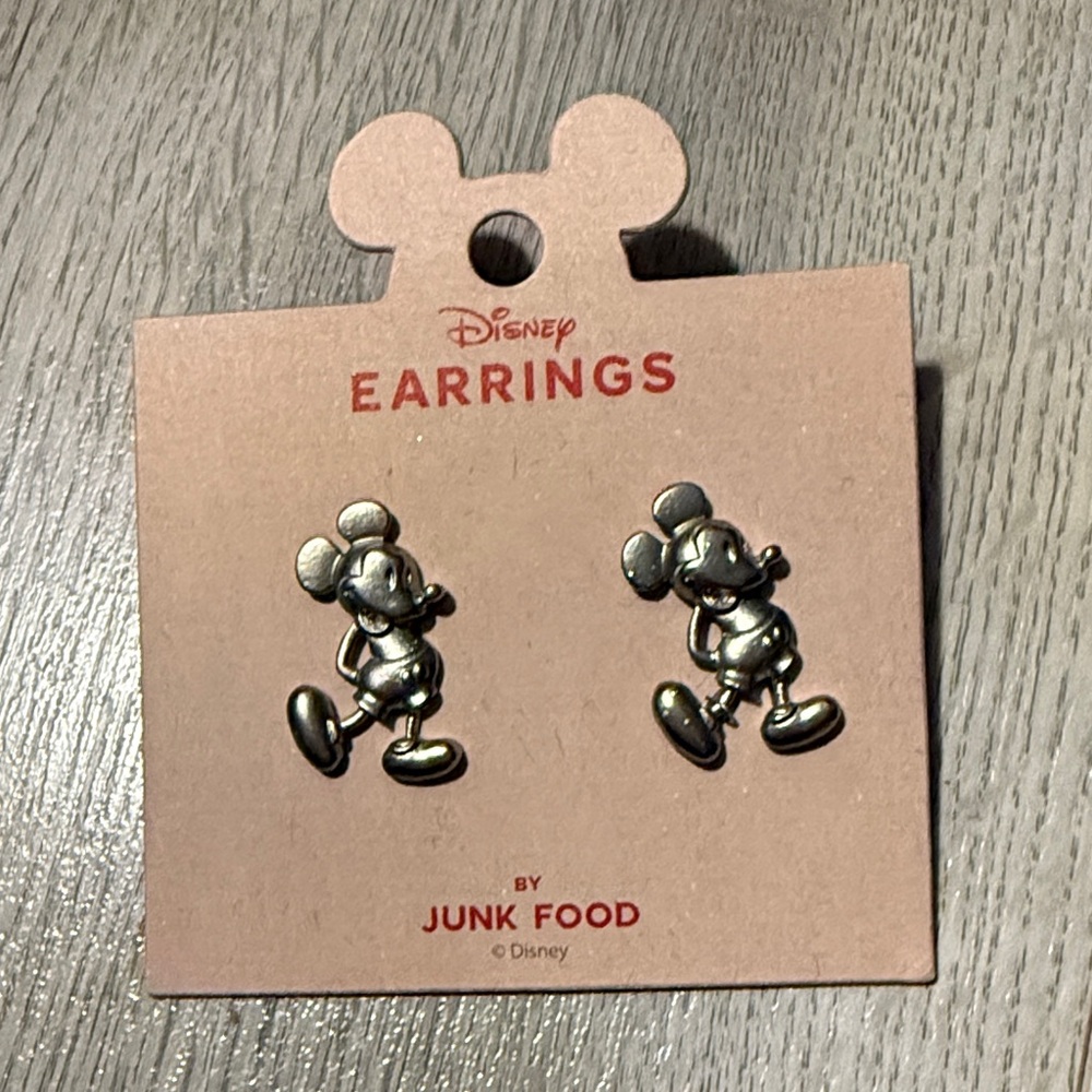 Disney  Mickey Mouse earrings new in package - Picture 2 of 3